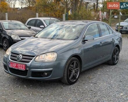 Серый Фольксваген Джетта, объемом двигателя 1.6 л и пробегом 228 тыс. км за 6450 $, фото 1 на Automoto.ua