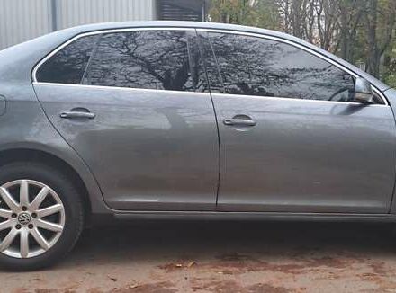 Сірий Фольксваген Джетта, об'ємом двигуна 1.98 л та пробігом 170 тис. км за 7500 $, фото 4 на Automoto.ua