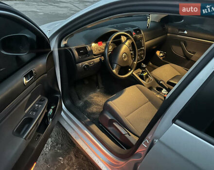 Сірий Фольксваген Джетта, об'ємом двигуна 1.6 л та пробігом 83 тис. км за 7800 $, фото 4 на Automoto.ua