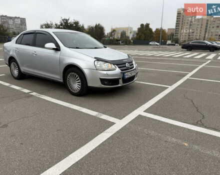 Фольксваген Джетта 2006 в Киеве на Automoto.ua Серый Фольксваген Джетта, объемом двигателя 1.6 л и пробегом 266 тыс. км за 4199 $, фото 4 на Automoto.ua