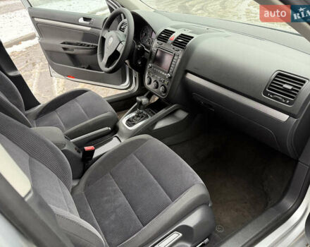 Сірий Фольксваген Джетта, об'ємом двигуна 1.6 л та пробігом 256 тис. км за 7000 $, фото 16 на Automoto.ua