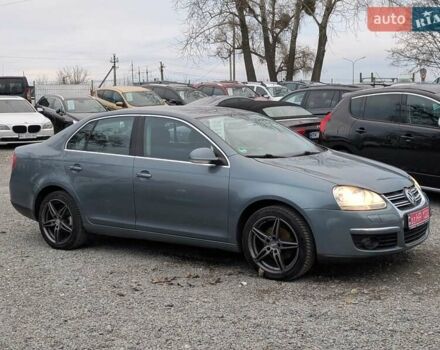 Серый Фольксваген Джетта, объемом двигателя 1.6 л и пробегом 228 тыс. км за 6450 $, фото 9 на Automoto.ua