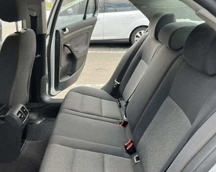 Серый Фольксваген Джетта, объемом двигателя 1.6 л и пробегом 327 тыс. км за 5300 $, фото 14 на Automoto.ua