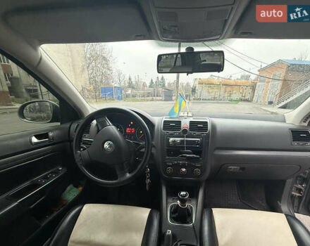 Сірий Фольксваген Джетта, об'ємом двигуна 1.6 л та пробігом 292 тис. км за 4700 $, фото 17 на Automoto.ua