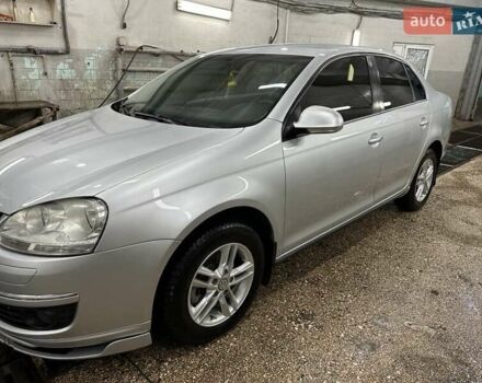 Сірий Фольксваген Джетта, об'ємом двигуна 1.6 л та пробігом 215 тис. км за 6200 $, фото 5 на Automoto.ua