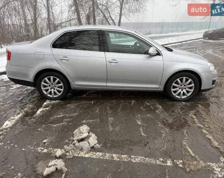 Сірий Фольксваген Джетта, об'ємом двигуна 1.6 л та пробігом 256 тис. км за 7000 $, фото 4 на Automoto.ua