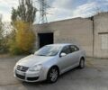 Сірий Фольксваген Джетта, об'ємом двигуна 2 л та пробігом 259 тис. км за 3300 $, фото 1 на Automoto.ua