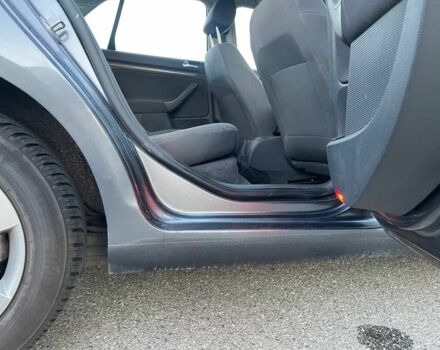 Серый Фольксваген Джетта, объемом двигателя 1.6 л и пробегом 150 тыс. км за 5500 $, фото 3 на Automoto.ua