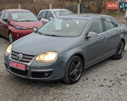 Серый Фольксваген Джетта, объемом двигателя 1.6 л и пробегом 228 тыс. км за 6450 $, фото 4 на Automoto.ua