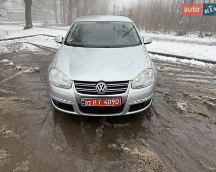 Сірий Фольксваген Джетта, об'ємом двигуна 1.6 л та пробігом 256 тис. км за 7000 $, фото 7 на Automoto.ua