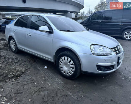 Сірий Фольксваген Джетта, об'ємом двигуна 1.6 л та пробігом 83 тис. км за 7800 $, фото 1 на Automoto.ua