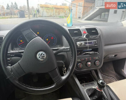 Сірий Фольксваген Джетта, об'ємом двигуна 1.6 л та пробігом 292 тис. км за 4700 $, фото 16 на Automoto.ua