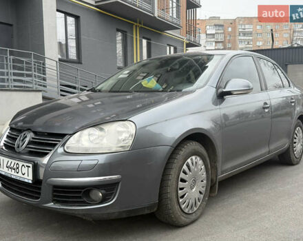 Сірий Фольксваген Джетта, об'ємом двигуна 1.6 л та пробігом 292 тис. км за 4700 $, фото 1 на Automoto.ua