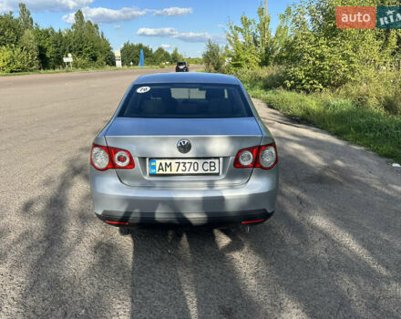 Серый Фольксваген Джетта, объемом двигателя 1.6 л и пробегом 227 тыс. км за 5950 $, фото 6 на Automoto.ua