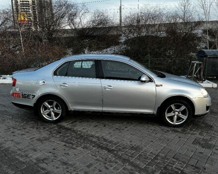 Сірий Фольксваген Джетта, об'ємом двигуна 1.6 л та пробігом 200 тис. км за 6000 $, фото 2 на Automoto.ua