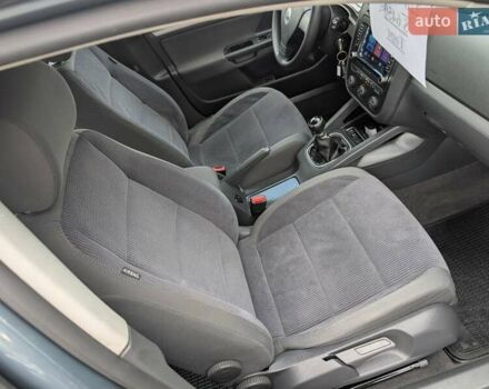 Серый Фольксваген Джетта, объемом двигателя 1.6 л и пробегом 228 тыс. км за 6450 $, фото 41 на Automoto.ua