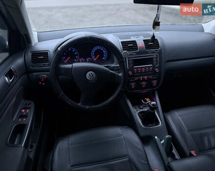 Серый Фольксваген Джетта, объемом двигателя 1.6 л и пробегом 250 тыс. км за 5750 $, фото 9 на Automoto.ua