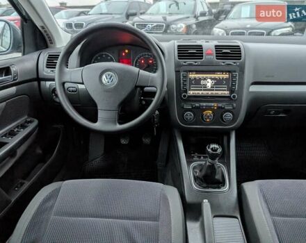 Серый Фольксваген Джетта, объемом двигателя 1.6 л и пробегом 228 тыс. км за 6450 $, фото 38 на Automoto.ua