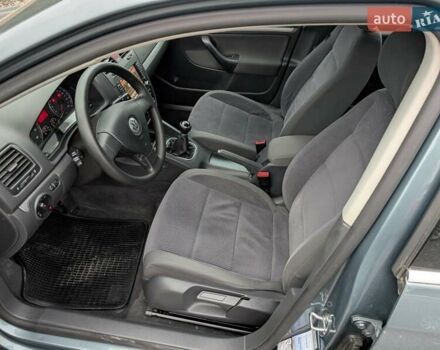 Серый Фольксваген Джетта, объемом двигателя 1.6 л и пробегом 228 тыс. км за 6450 $, фото 31 на Automoto.ua