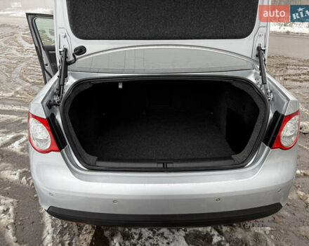 Сірий Фольксваген Джетта, об'ємом двигуна 1.6 л та пробігом 256 тис. км за 7000 $, фото 13 на Automoto.ua