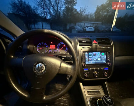 Сірий Фольксваген Джетта, об'ємом двигуна 1.6 л та пробігом 83 тис. км за 7800 $, фото 6 на Automoto.ua