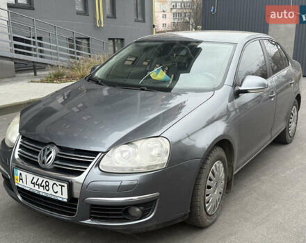 Сірий Фольксваген Джетта, об'ємом двигуна 1.6 л та пробігом 292 тис. км за 4700 $, фото 7 на Automoto.ua