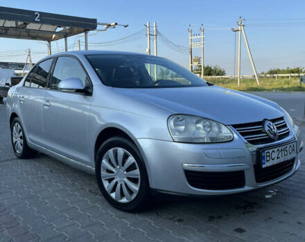 Серый Фольксваген Джетта, объемом двигателя 1.6 л и пробегом 290 тыс. км за 4700 $, фото 2 на Automoto.ua