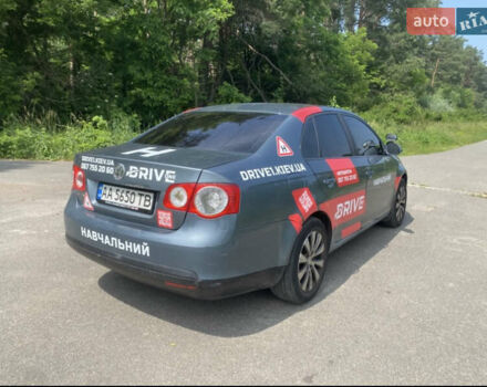 Серый Фольксваген Джетта, объемом двигателя 1.6 л и пробегом 400 тыс. км за 5500 $, фото 5 на Automoto.ua