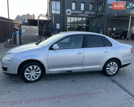 Серый Фольксваген Джетта, объемом двигателя 1.6 л и пробегом 290 тыс. км за 4700 $, фото 3 на Automoto.ua