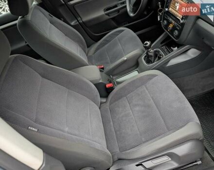 Серый Фольксваген Джетта, объемом двигателя 1.6 л и пробегом 228 тыс. км за 6450 $, фото 43 на Automoto.ua