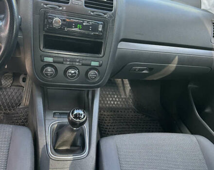 Серый Фольксваген Джетта, объемом двигателя 1.6 л и пробегом 227 тыс. км за 5950 $, фото 10 на Automoto.ua