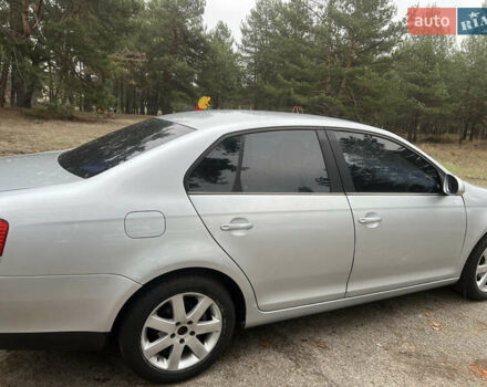 Сірий Фольксваген Джетта, об'ємом двигуна 1.6 л та пробігом 179 тис. км за 4000 $, фото 2 на Automoto.ua