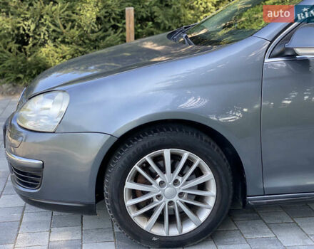 Серый Фольксваген Джетта, объемом двигателя 1.4 л и пробегом 201 тыс. км за 6350 $, фото 28 на Automoto.ua