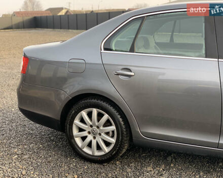 Серый Фольксваген Джетта, объемом двигателя 1.6 л и пробегом 239 тыс. км за 5250 $, фото 11 на Automoto.ua