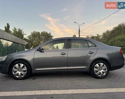 Серый Фольксваген Джетта, объемом двигателя 2 л и пробегом 237 тыс. км за 7300 $, фото 4 на Automoto.ua