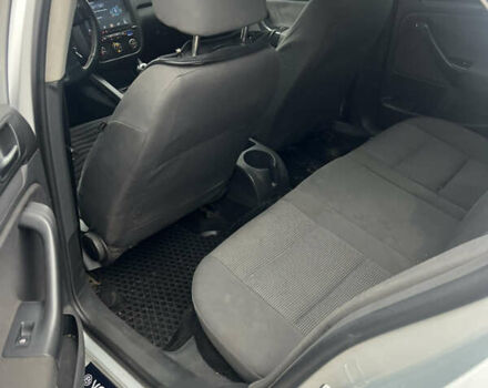 Сірий Фольксваген Джетта, об'ємом двигуна 1.6 л та пробігом 242 тис. км за 4400 $, фото 7 на Automoto.ua