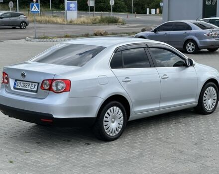 Серый Фольксваген Джетта, объемом двигателя 1.4 л и пробегом 218 тыс. км за 5500 $, фото 4 на Automoto.ua