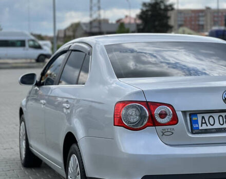 Серый Фольксваген Джетта, объемом двигателя 1.4 л и пробегом 218 тыс. км за 5500 $, фото 6 на Automoto.ua