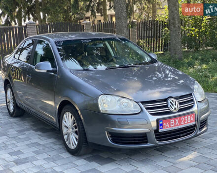 Серый Фольксваген Джетта, объемом двигателя 1.4 л и пробегом 201 тыс. км за 6350 $, фото 4 на Automoto.ua