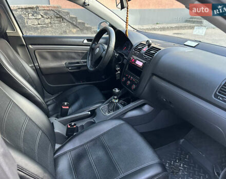 Серый Фольксваген Джетта, объемом двигателя 1.6 л и пробегом 320 тыс. км за 6000 $, фото 9 на Automoto.ua