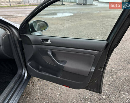 Сірий Фольксваген Джетта, об'ємом двигуна 1.6 л та пробігом 190 тис. км за 5400 $, фото 21 на Automoto.ua