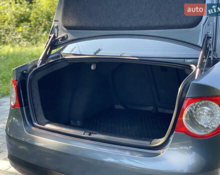 Серый Фольксваген Джетта, объемом двигателя 1.4 л и пробегом 201 тыс. км за 6350 $, фото 9 на Automoto.ua