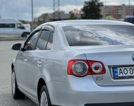 Серый Фольксваген Джетта, объемом двигателя 1.4 л и пробегом 218 тыс. км за 5500 $, фото 5 на Automoto.ua