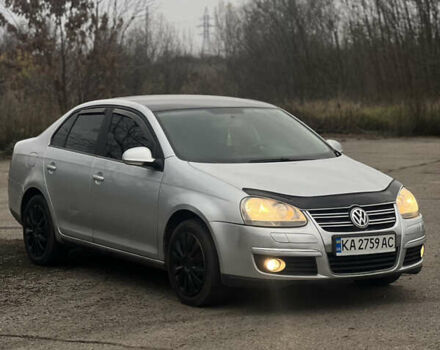 Сірий Фольксваген Джетта, об'ємом двигуна 1.6 л та пробігом 242 тис. км за 4400 $, фото 2 на Automoto.ua