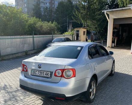 Сірий Фольксваген Джетта, об'ємом двигуна 1.6 л та пробігом 301 тис. км за 5200 $, фото 3 на Automoto.ua