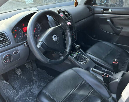 Серый Фольксваген Джетта, объемом двигателя 1.6 л и пробегом 320 тыс. км за 6000 $, фото 7 на Automoto.ua