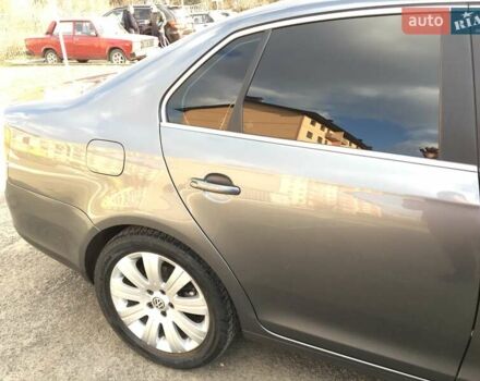 Серый Фольксваген Джетта, объемом двигателя 2 л и пробегом 282 тыс. км за 7299 $, фото 2 на Automoto.ua