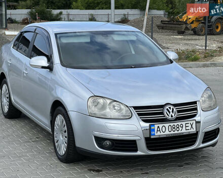 Серый Фольксваген Джетта, объемом двигателя 1.4 л и пробегом 218 тыс. км за 5500 $, фото 3 на Automoto.ua