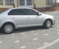 Серый Фольксваген Джетта, объемом двигателя 1.6 л и пробегом 180 тыс. км за 9200 $, фото 1 на Automoto.ua