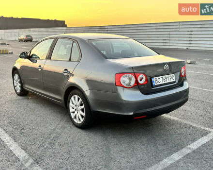 Серый Фольксваген Джетта, объемом двигателя 1.6 л и пробегом 250 тыс. км за 6900 $, фото 5 на Automoto.ua